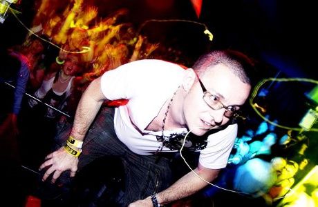 Judge Jules: zbieranie szkła albo DJ-ka