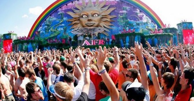 49 narodowości na Tomorrowland 2011!