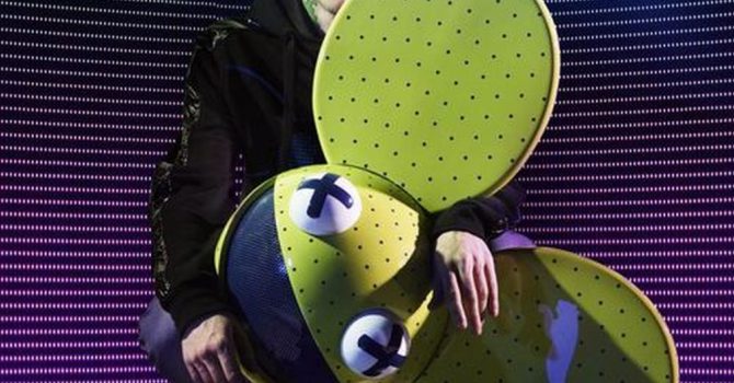 Buty i kurtki od Deadmau5a