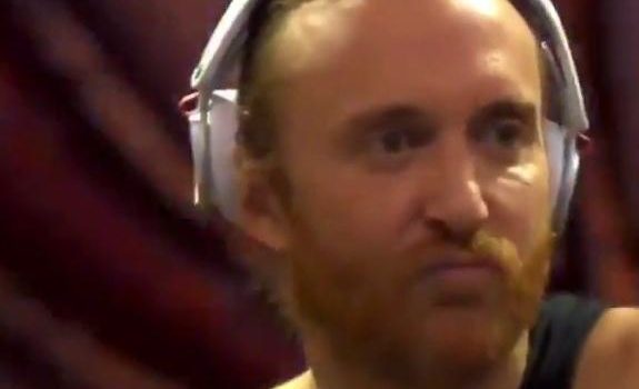 Guetta 'wystrzelony’ na Tomorrowland? Hit Internetu