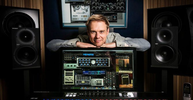 Armin van Buuren: nowa kompilacja, nowy album!