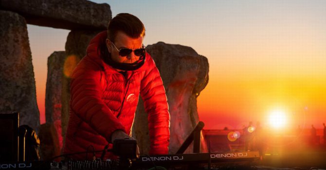 Paul Oakenfold: najpierw set przy Stonehenge, potem na otwarcie Olimpiady Specjalnej 2019