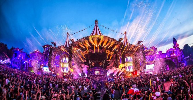 Wszystkie bilety na Tomorrowland 2022 wyprzedane. Wiemy ile osób odwiedzi festiwal w tym roku!