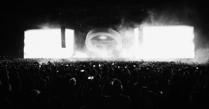 Swedish House Mafia udostępniła “Heaven Takes You Home” na żywo z Coachella 2022