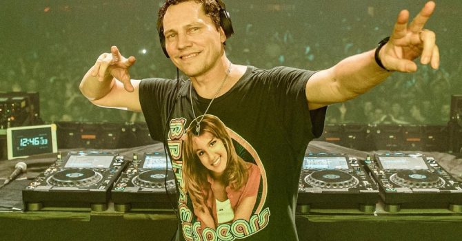 Nadchodzi wspópraca Tiesto i Deorro. Posłuchaj jej przedpremierowo