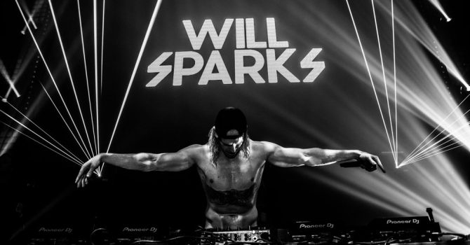 Will Sparks z krokiem w melodyczną stronę swojej twórczości? Sprawdzamy najnowsze „Come With Me”