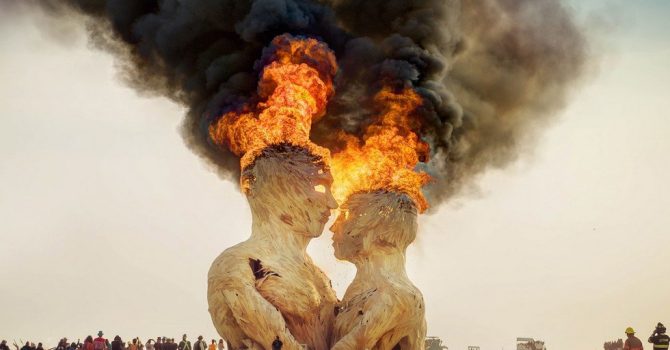 Policyjny raport z Burning Man 2022 – jedna osoba nie żyje, szesnaście aresztowanych