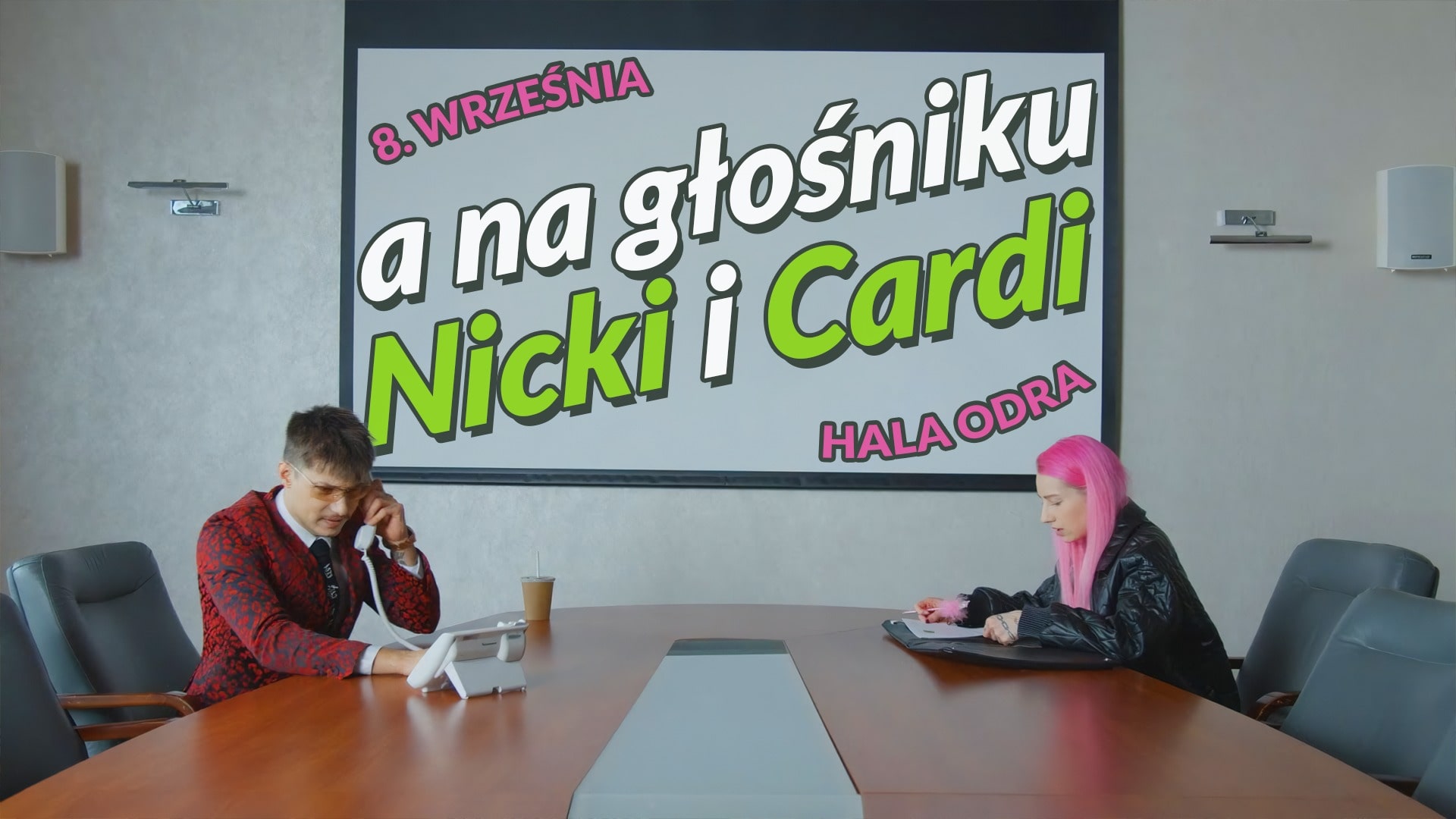 “…a na głośniku Nicki i Cardi”