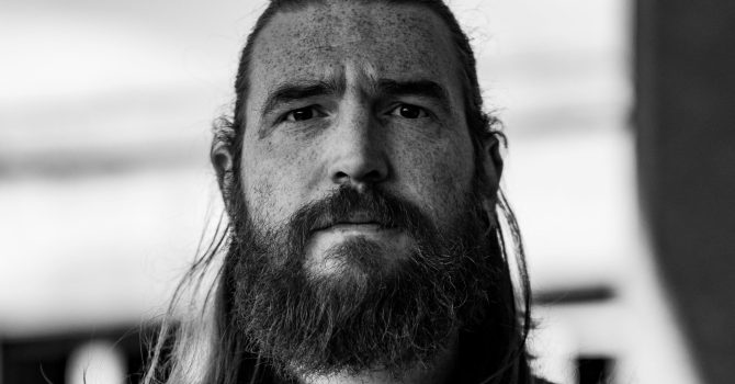 Sylwester z Rodhadem: Surowe Brzmienia Techno na Najwyższym Poziomie – Line-up i Niespodzianki!