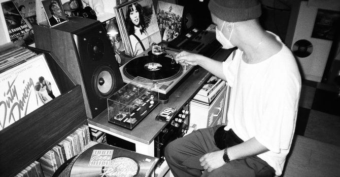 Soul Service w Spatifie: LATARNIK (Eabs, Błoto) | Burn Reynolds & Zura
