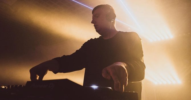 Fastrack: EARGASM GOD | Prozak 2.0